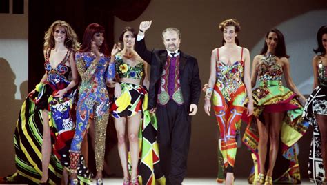 tessuto stile versace|gianni versace designer.